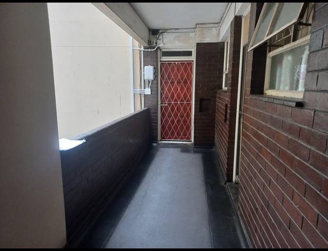 2 BEDROOM FLAT FOR SALE IN DURBAN CENTRAL
